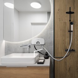 Водонагреватель проточный Royal Thermo SmartFix TS - кран+душ 4